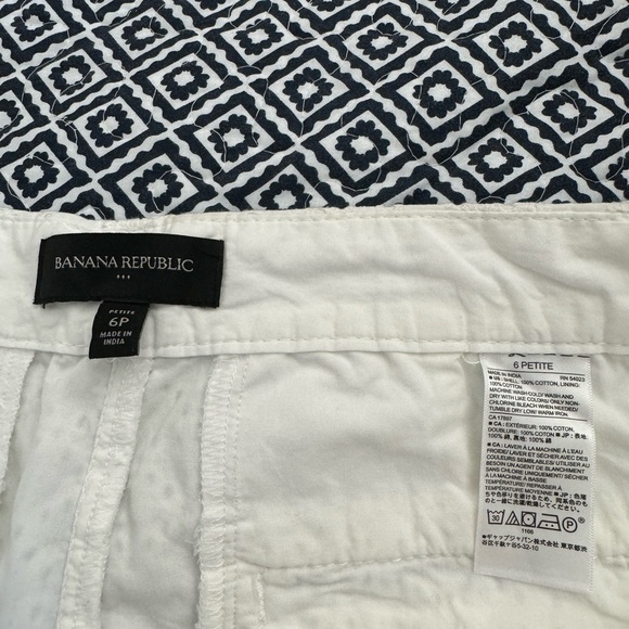 6P petite white shorts - Picture 5 of 7